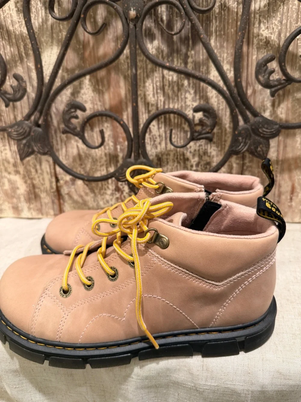 Pink Nubuck Lace-Up JUNIOR RAFFE
Church Wilderness Leather Boots dr marten 7 - Picture 2 of 11